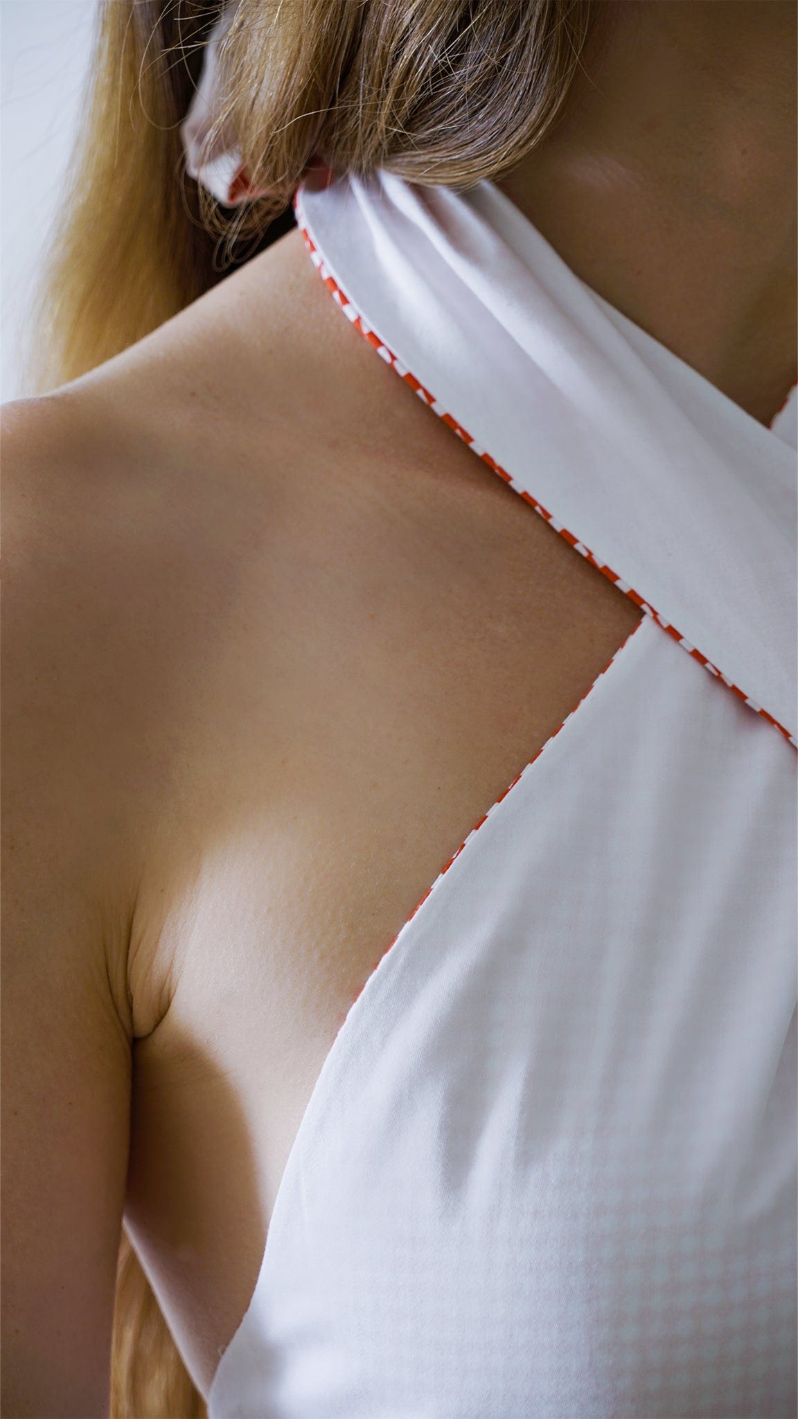 White Reversible Halter Top – Vino Supraja Dubai