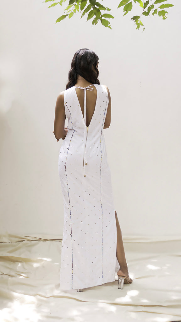 Sustainable Red-Carpet Gown : White, Mirror-Embroidered with Ties - LFW