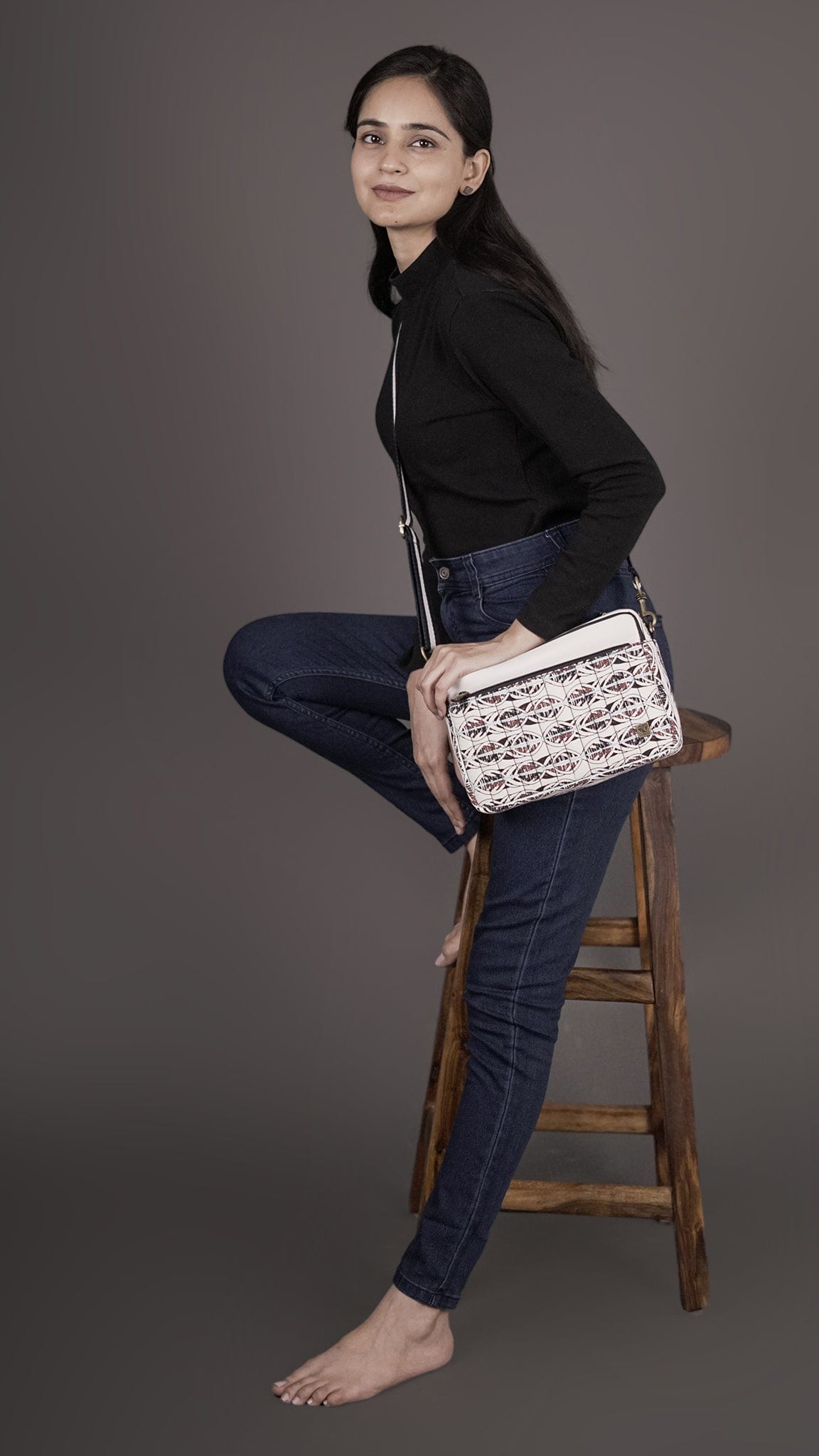 vinosupraja Sustainable ethical fashion UAE Dubai Bag The Classic Napier Bag