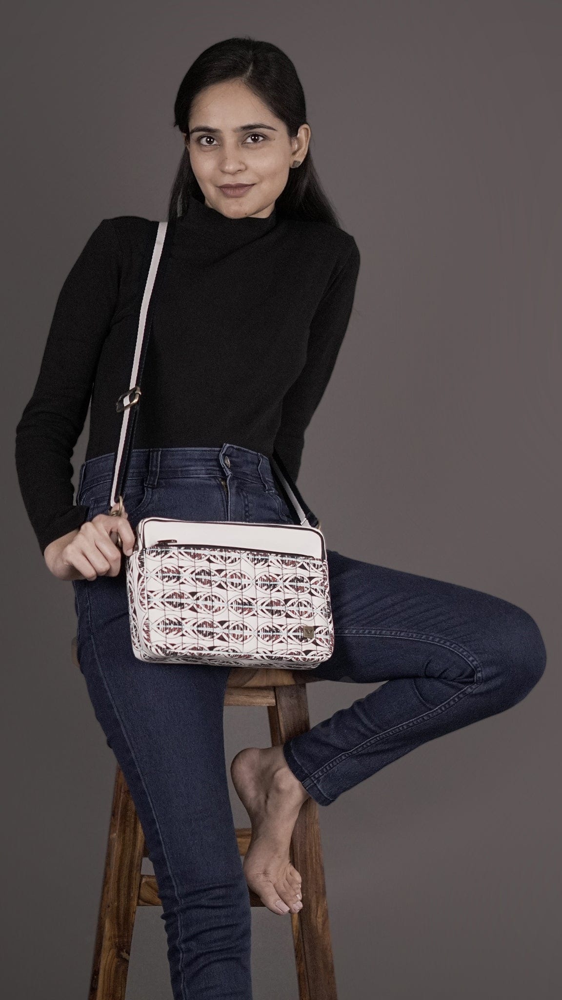vinosupraja Sustainable ethical fashion UAE Dubai Bag The Classic Napier Bag