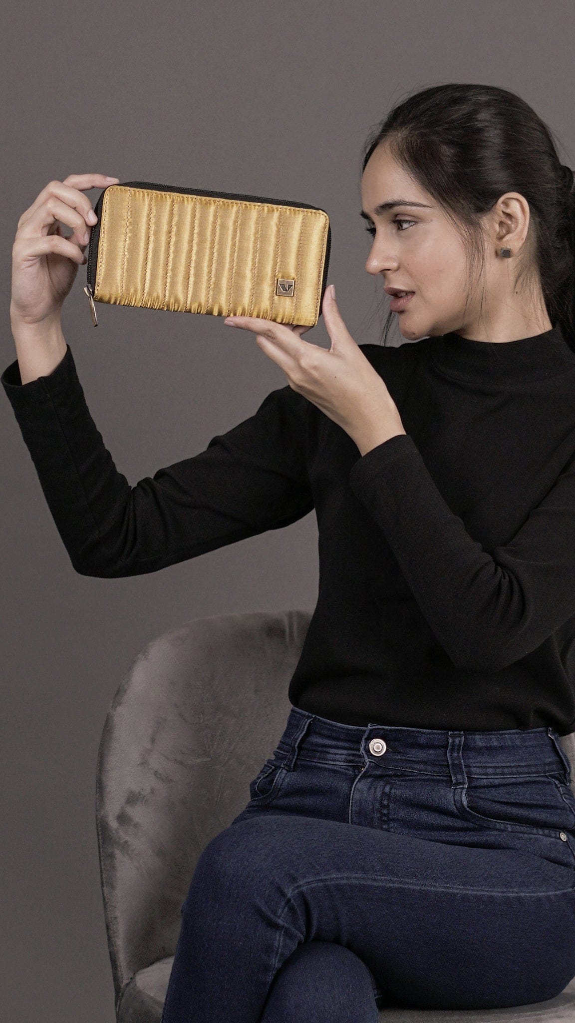 vinosupraja Sustainable ethical fashion UAE Dubai Bag The Chic Gold Purse