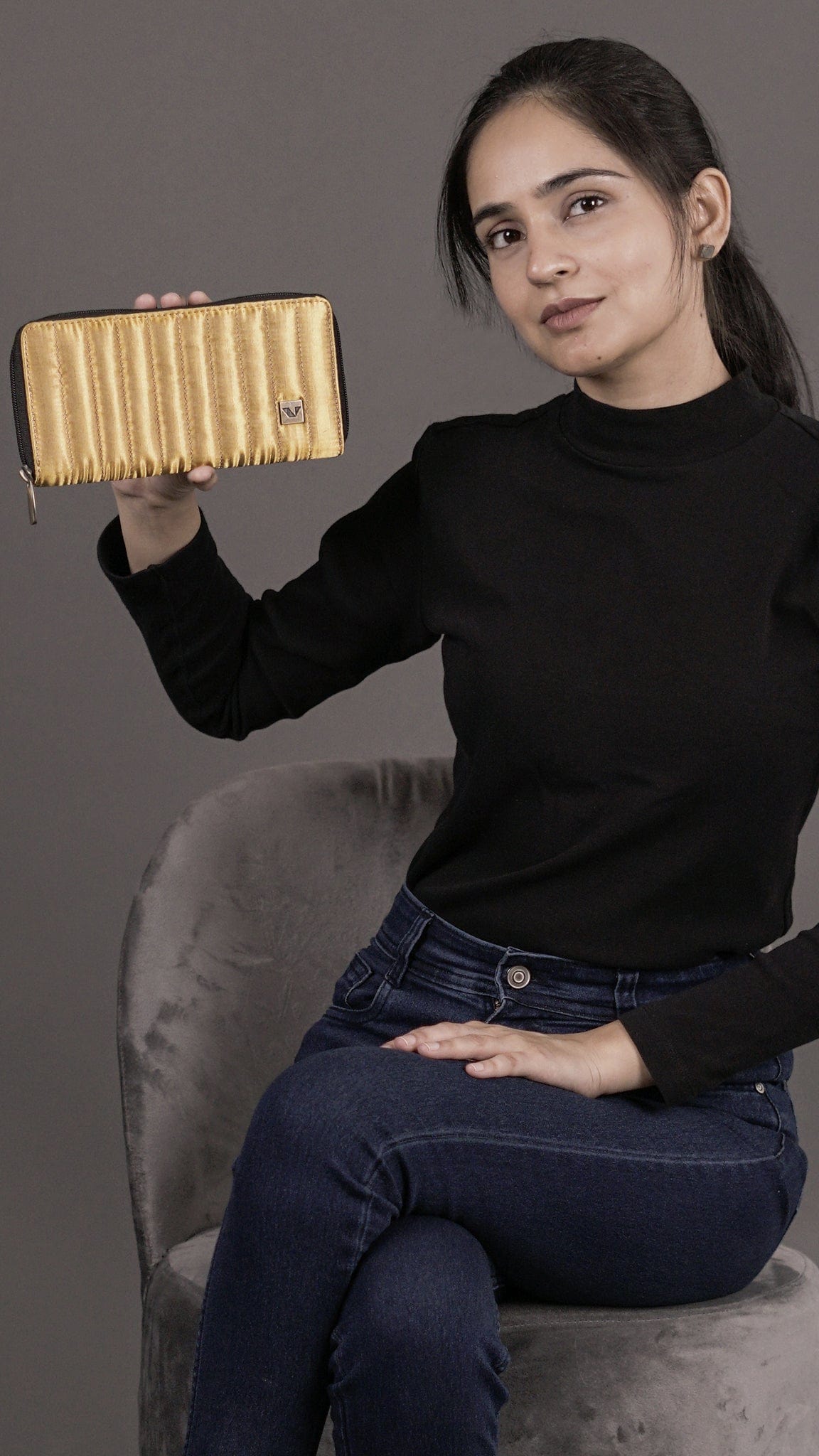 vinosupraja Sustainable ethical fashion UAE Dubai Bag The Chic Gold Purse