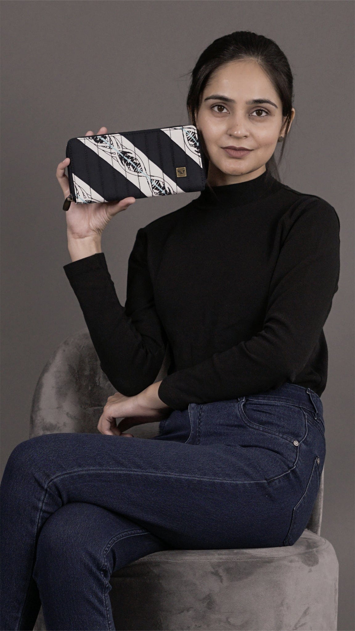 vinosupraja Sustainable ethical fashion UAE Dubai Bag The Mod Napier Purse