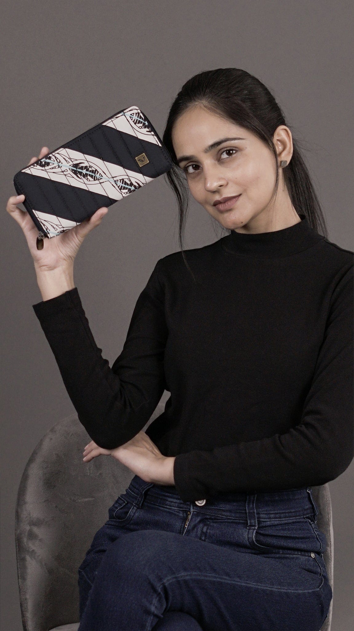 vinosupraja Sustainable ethical fashion UAE Dubai Bag The Mod Napier Purse